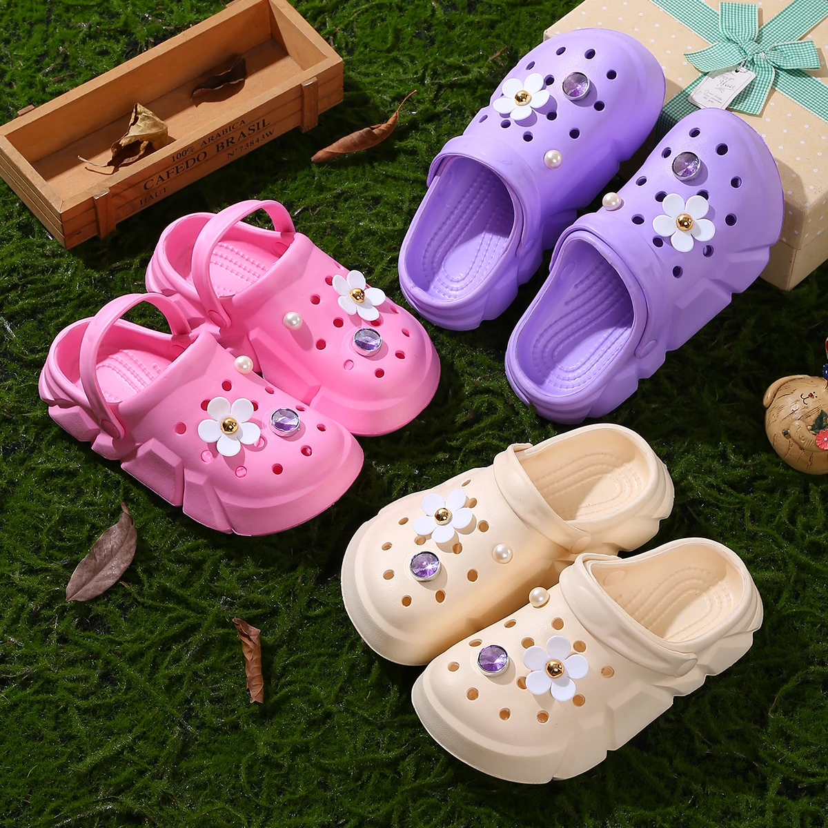 Casual Cute Non Slip Clogs For Girls, Breathable Lightweight Garden Clog Shoes For Indoor Outdoor Shower Beach Pool