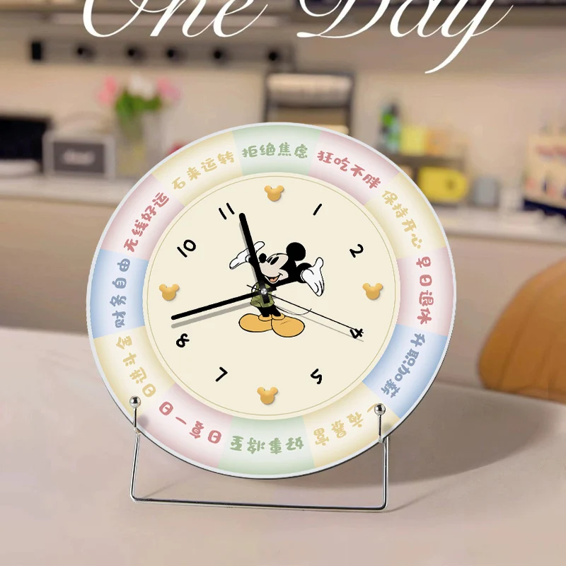 Disney Mickey Cartoon Orologio carino Creativo Kawaii Casa Camera da letto Desktop Orologio da tavolo Orologio da parete silenzioso Anime Regalo all'ingrosso