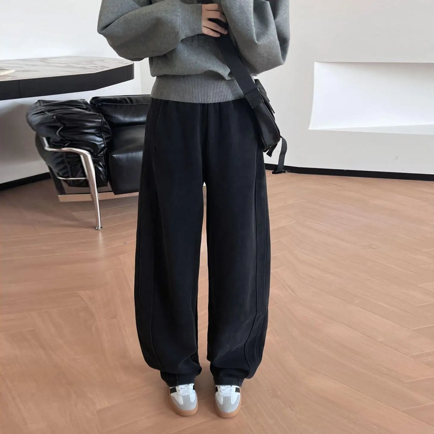 Versatile Velvet Casual Pants, Slim and Warm, Elastic Waist, Three-dimensional Arc, Slimming, Fashionable and Trendy Trousers