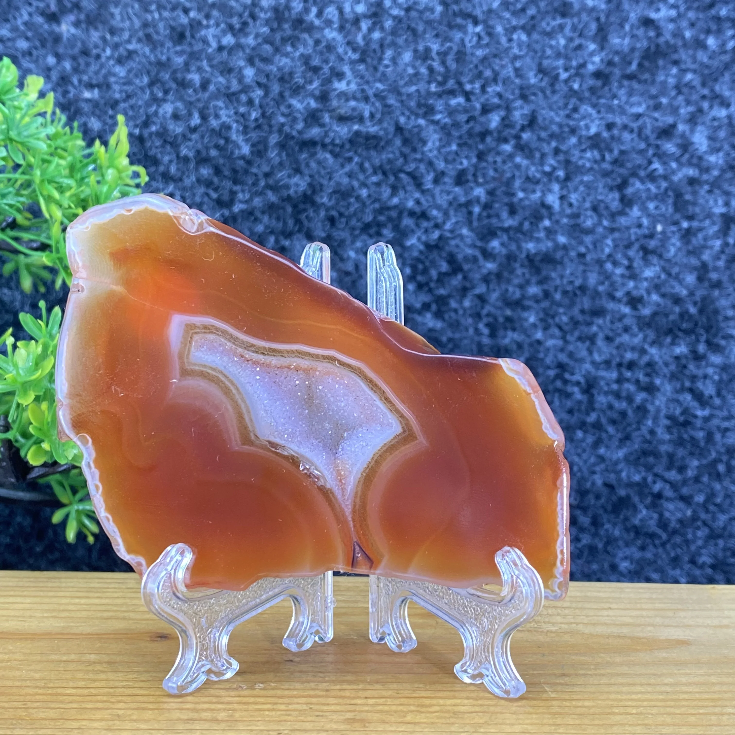 Natural Mineral Red Agate Crystal Cave Crystal Slice Cutting Feng Shui Ornaments Energy Ore Specimen Home Decoration+Shelf