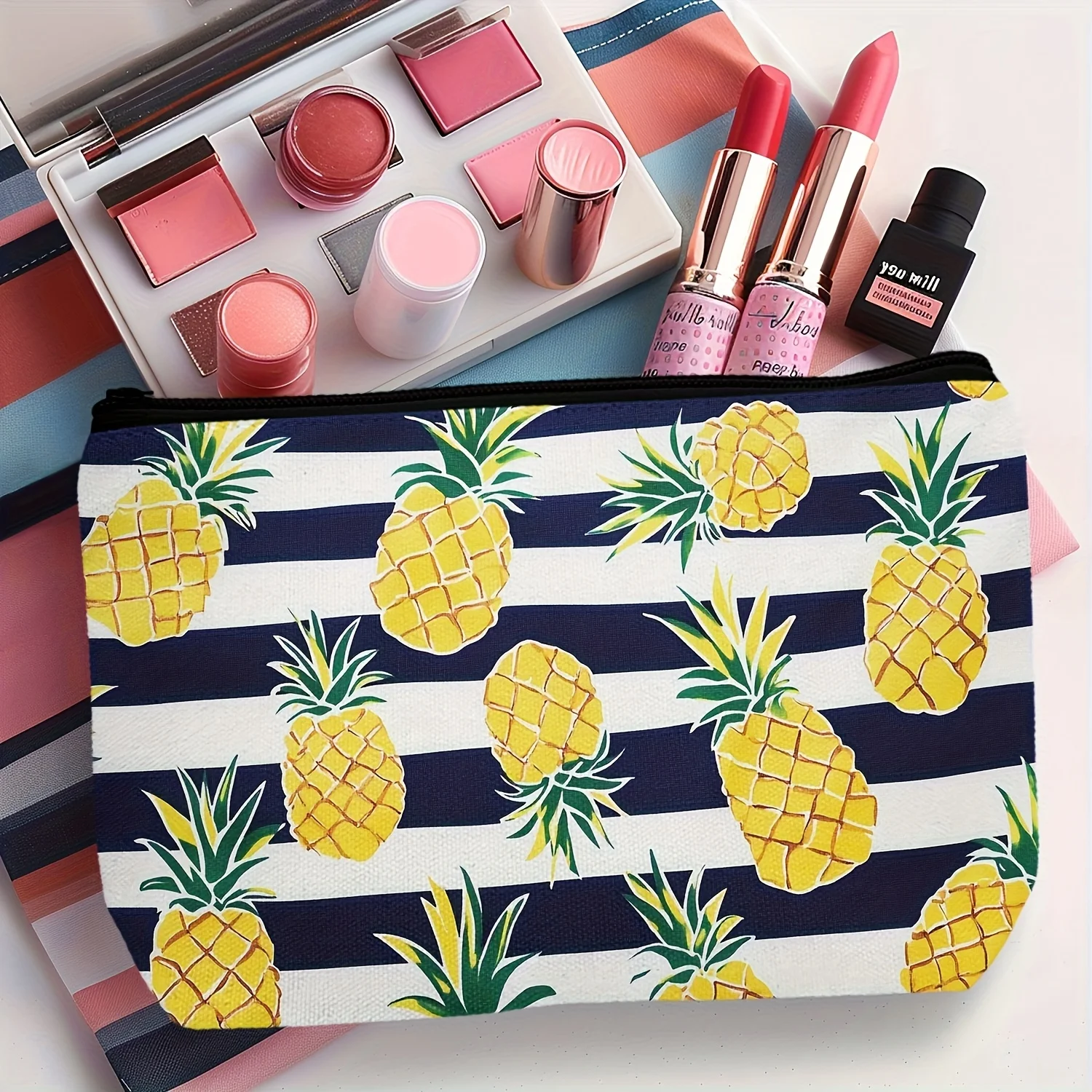 Un sac de maquillage en forme d'ananas de dessin animé – jolie pochette multifonctionnelle à fermeture éclair pour femmes, sac de rangement de bijoux