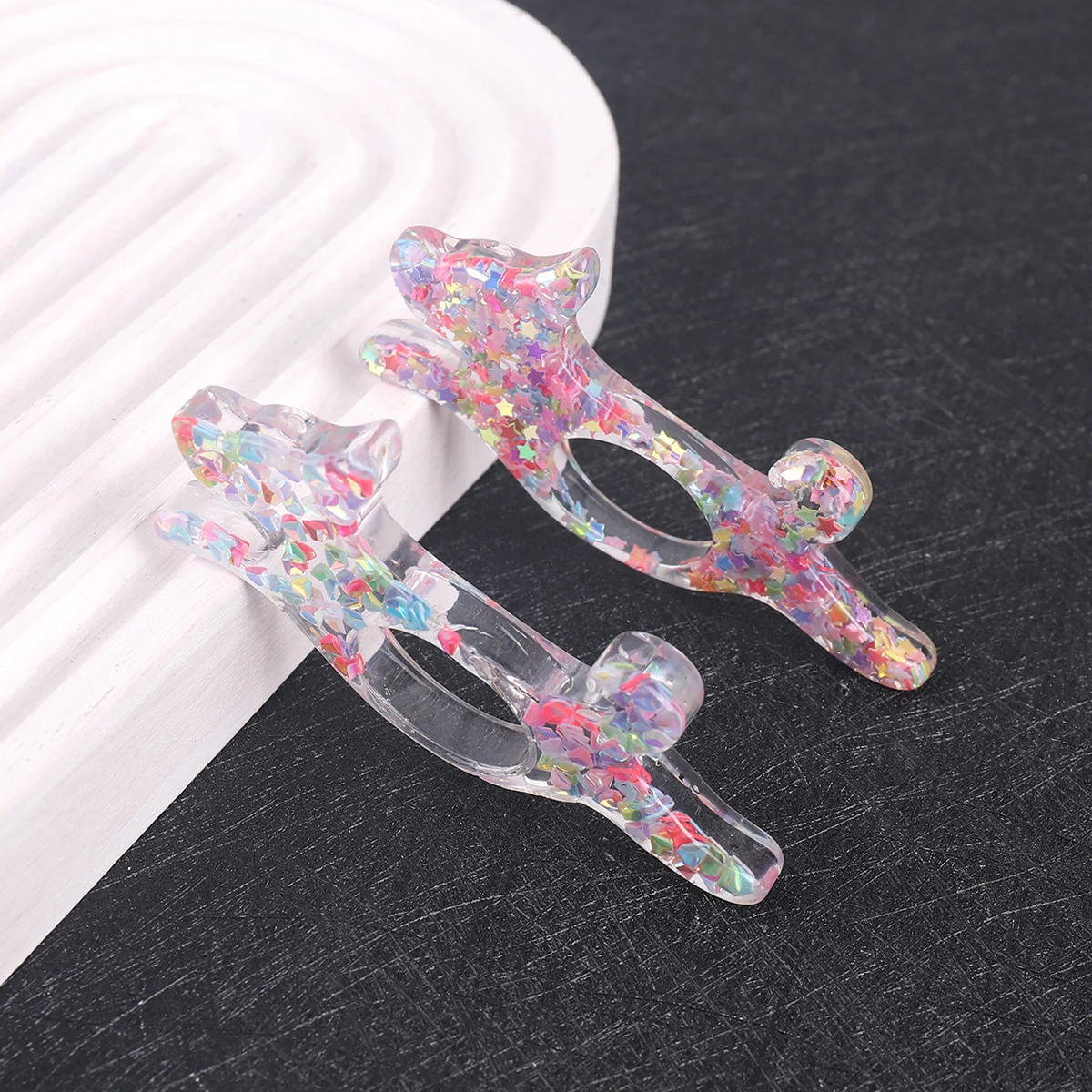 

1 pc creative animal-shaped thumb bookmark, sequin-design, portable reading tool and school supplies, a gift for a friend