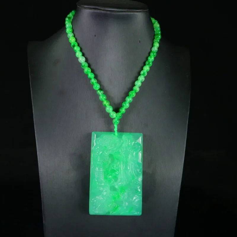 

Natural High-ice Quartzite Jade Brand, Exquisite Fashion Necklace