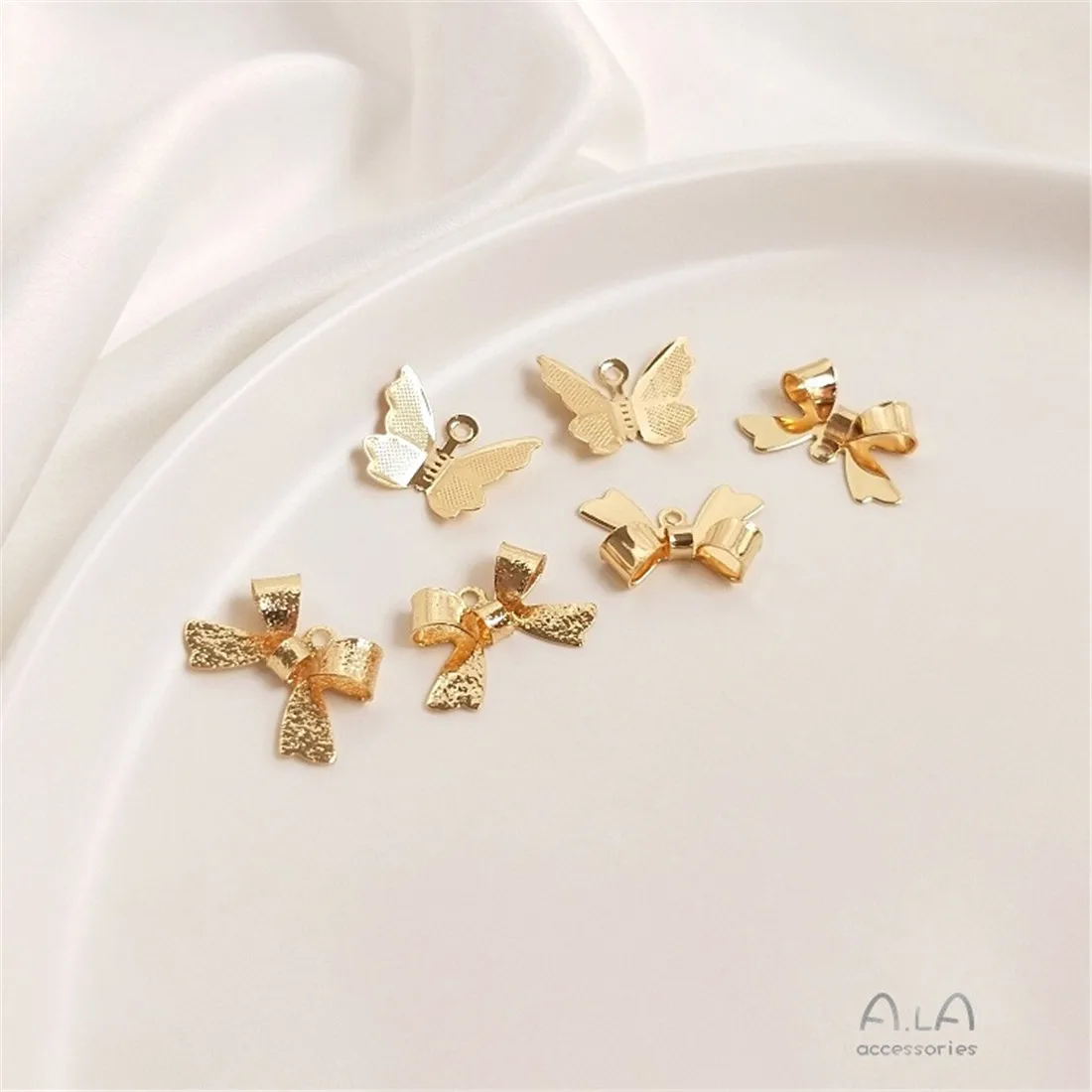 14K Gold-coated Three-dimensional Butterfly Pendant with Shiny Sand Bow Accessories Diy Bracelet Jewelry Earrings D079