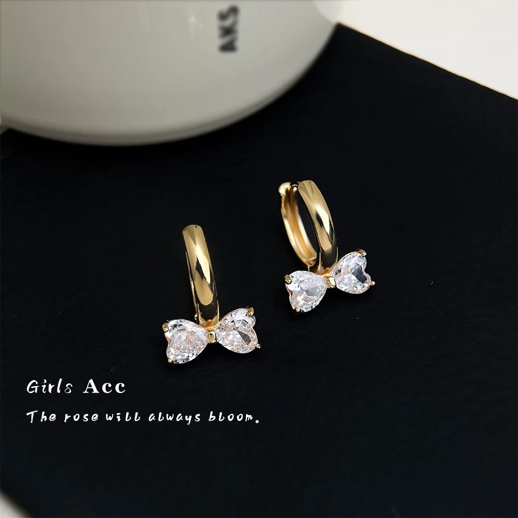 

Elegant Zircon Bow Earrings Korean Style Fashion Commuter Ear Clips for Women Sweet Light Luxury Accessories Hot Sale