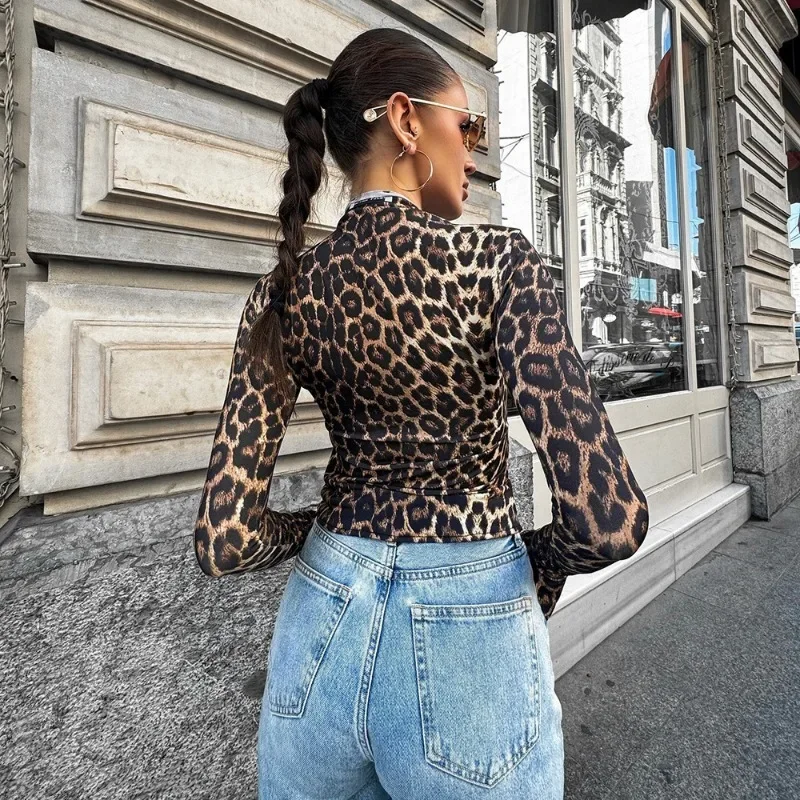 Mulheres personalizadas: blusa curta com cordão com estampa de leopardo e camiseta justa de manga comprida