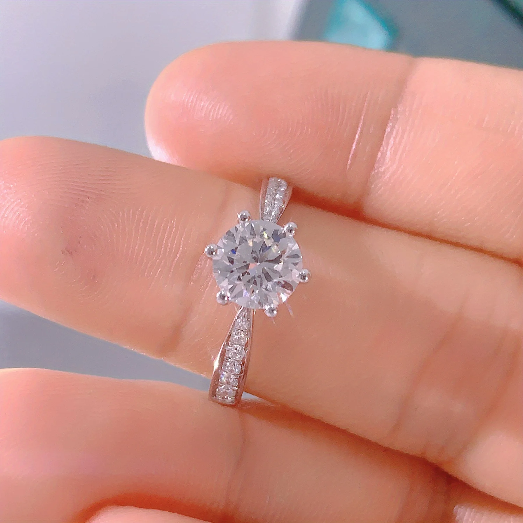 

2 Carat Dazzling Moissanite Ring, S925 Silver - Perfect for Christmas and Anniversary Gifts, Suitable for Casual Style Ages 15 +