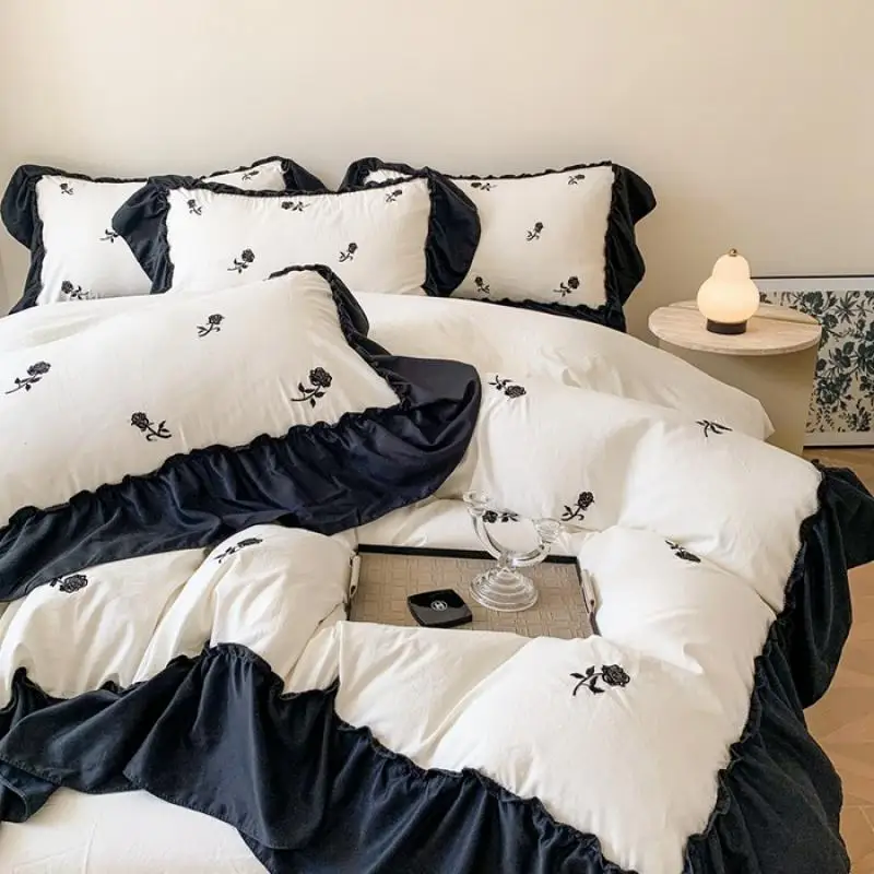 4pcs Rose Embroidered Duvet Cover Set (1*Duvet Cover 1*sheet 2*Pillowcase ), Princess Style Lace Bedding Set ﻿