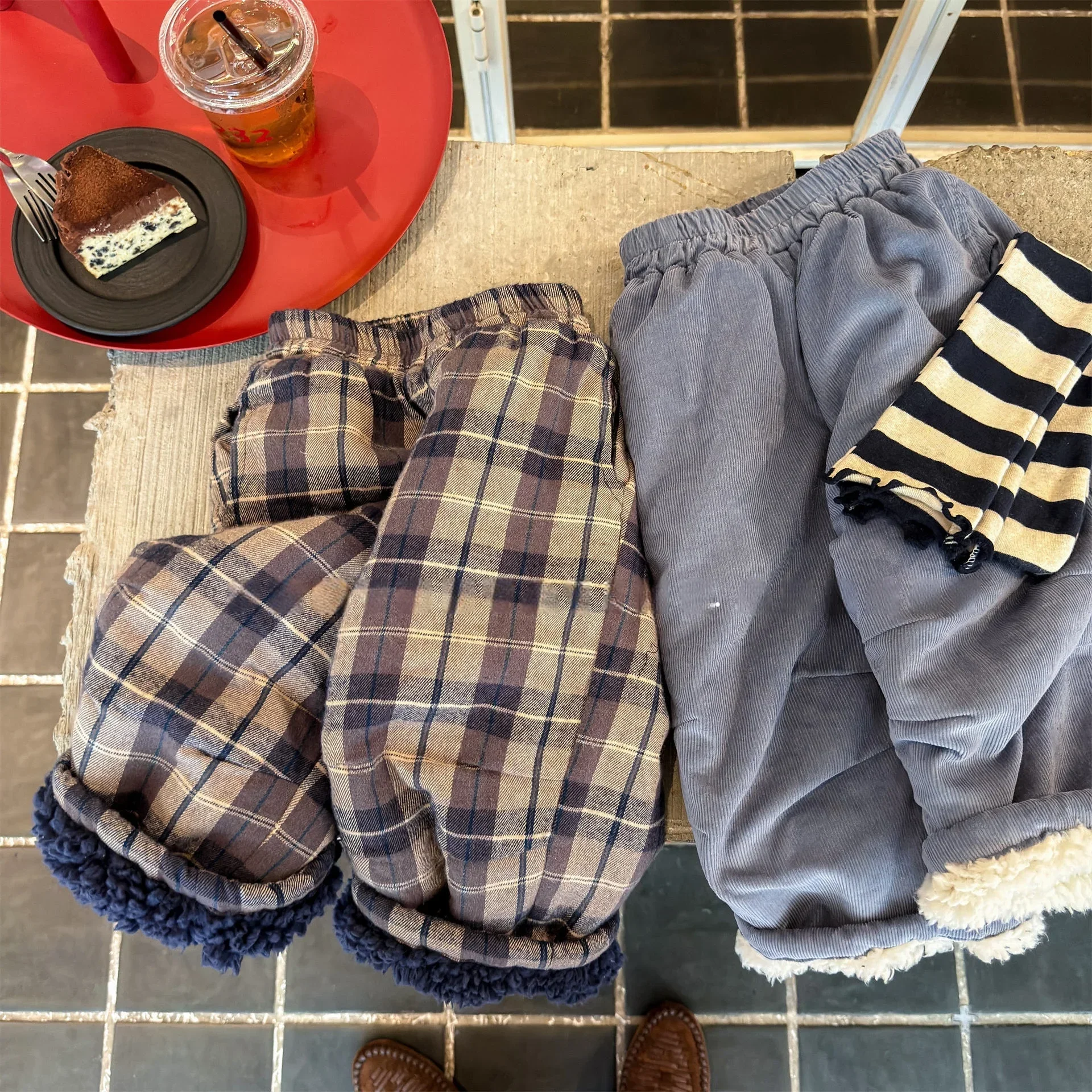 

От 1 до 6 лет клетчатые теплые широкие брюки на флисовой подкладке, одежда 2025 года, детские хлопковые осенне-зимние корейские брюки для мальчиков и девочек, повседневные свободные брюки