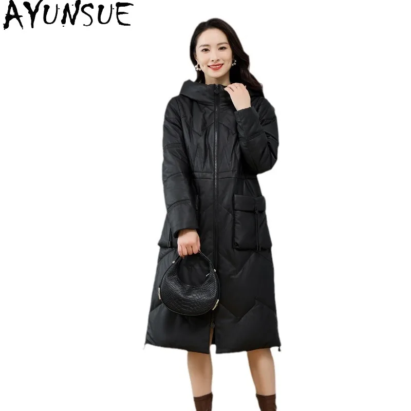 AYUNSUE Giacca in vera pelle di pecora per donna Abiti invernali Cappotto in piumino d'anatra bianco di media lunghezza Cappotti da donna con cappuccio 2025