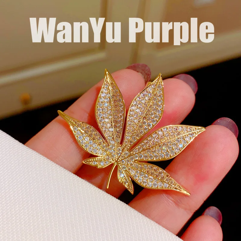 Hanfu 2023 New High-End Full Diamond Maple Leaf Brooch Korean Copper Plated Real Gold Zircon Leaf Corsage Elegant Suit Pin Silk