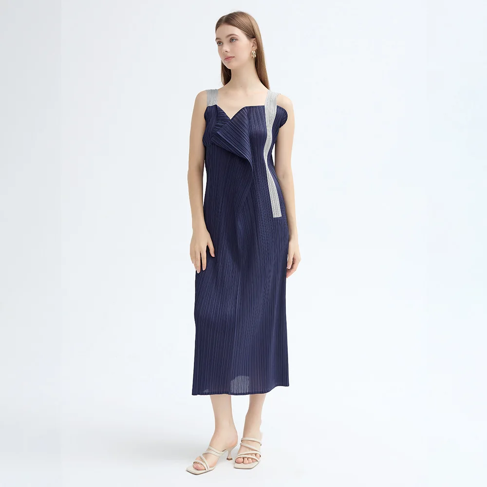 Frühjahrs- und Sommerkollektion 2025, neues Comet-Origami-Design-Kleid für Damen mit gefaltetem, farbkontrastfarbenem Träger, ärmelloses Kleid