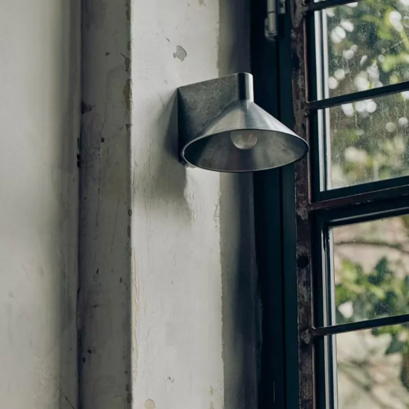 Luz de imagem de material de latão e vidro para sala de estar interna Arandelas de três tamanhos para uso doméstico lâmpada de parede