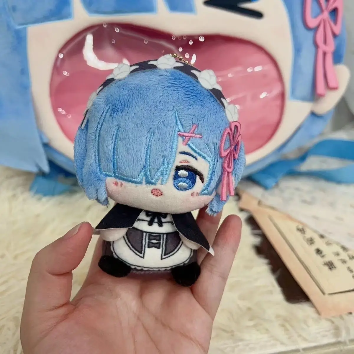 Re:Zero - Życie w innym świecie Rem Śliczna Figurka Pluszowa Wypchana Lalka Bawełniana Zawieszka do Plecaka Zabawka dla Chłopca Dziewczynki Brelok Prezent