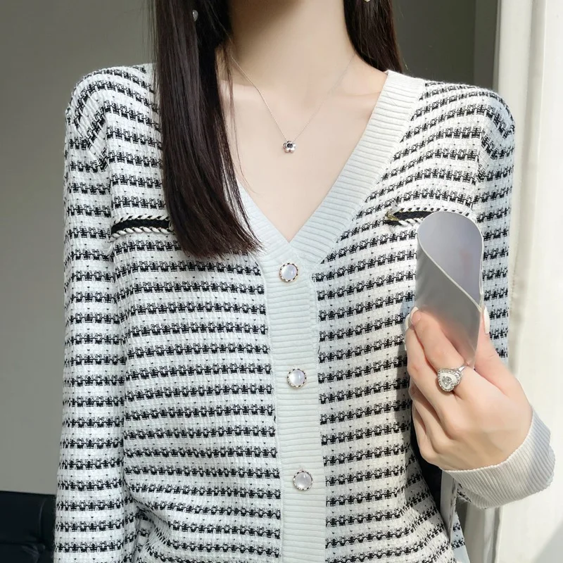 

Spring Summer Ice Silk V-Ne Button-Up Open Cardigan Women's Versatile Simple Elegance Lazy Sle Base irt Long Sve Loo...