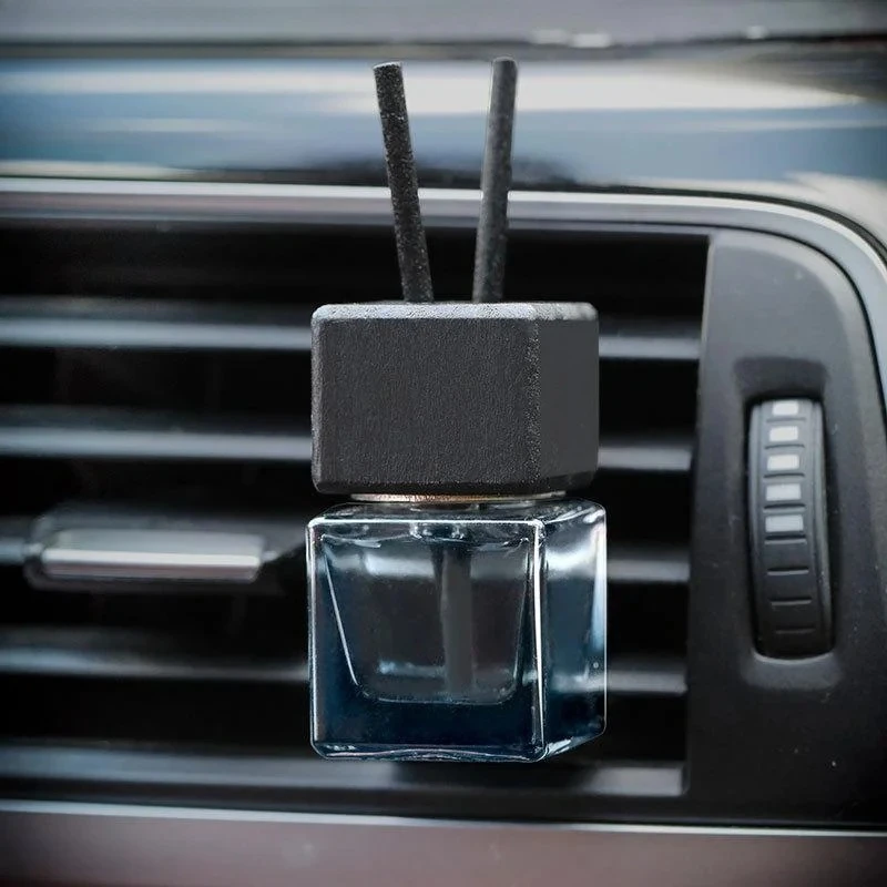 1 Piece Car Decoration Square Car Hanging Glass Bottle Air Freshener Empty Bottle Aromatherapy Ornament Pendant Diffuser