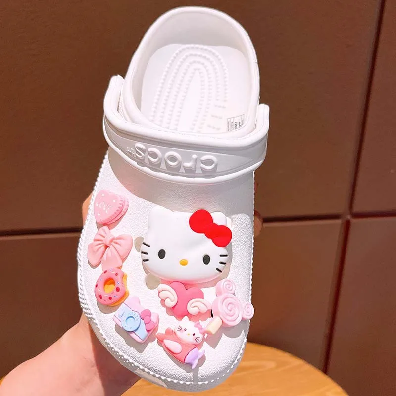 6-8Pcs Sanrio Hello Kitty Kuromi Cinnamoroll Set di ciondoli per scarpe LED decorazioni per scarpe fai da te accessori per diapositive sandali zoccoli regalo