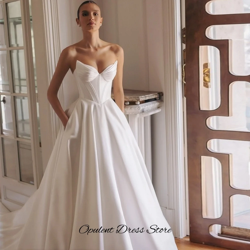 A-Line Sleeveless Bridal Gowns Charming Customized Ruched Satin Vestido De Novia Temperament Strapless Sleeveless Wedding Dress