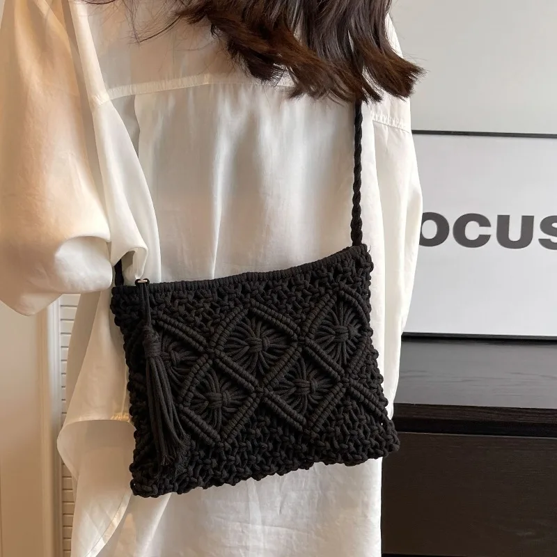 

Bohemian Straw Crossbody Bag Summer Fashion Beach Shoulder Bag for Vacation