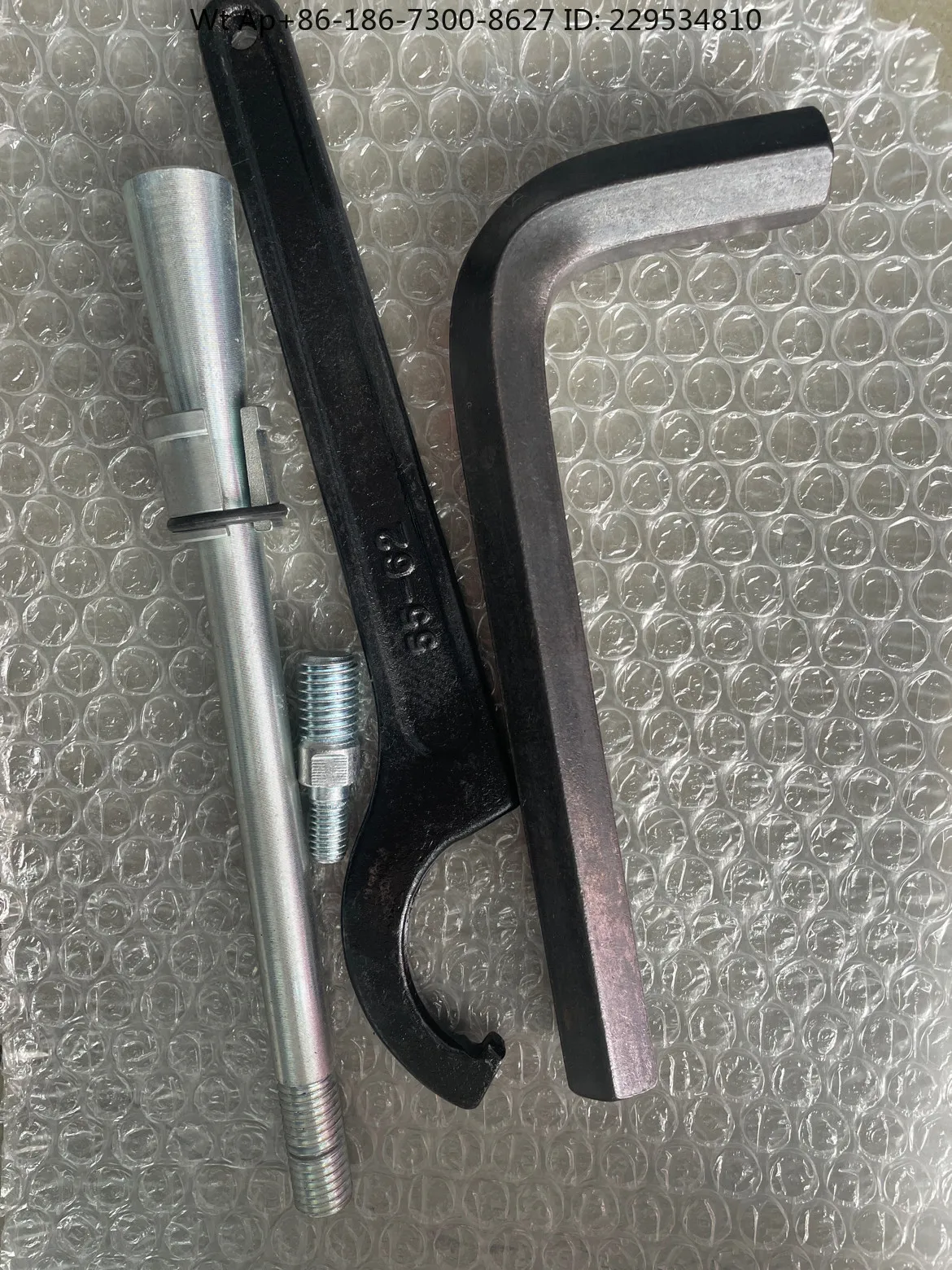 High pressure pump valve extractor, strong and durable material, impact-saving and labor-saving accessories