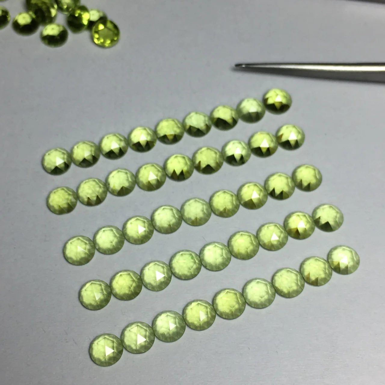 Factory Wholesale 100% Real Natural Flat Bottom Rose Cut Olivine Peridot Gemstone Loose Gems Diy Material for Jewelry