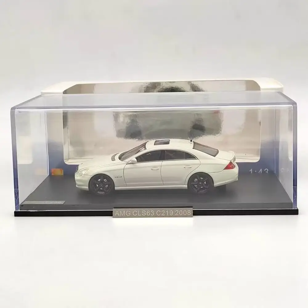 modellino-auto-in-resina-scala-1-43-glm-cls63-c219-2008-bianco-regalo-di-compleanno-decorazione-scenografica-nuovo-in-scatola