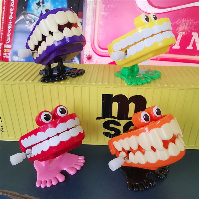 Crazy Bouncing Teeth Clockwork Teeth Toys Funny Prank Party Props Cute Children Toys Home House Stress Relief