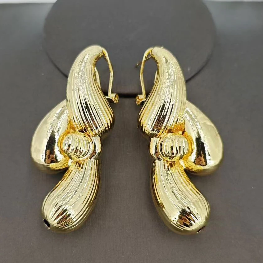 New In Trendy Delicate Accessories Women Dainty Earrings for Women Luxury Lady Jewelry Accessories African Wedding Party Gift