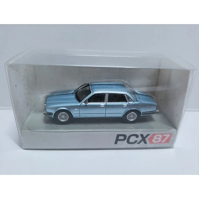 1:87 Scale Jaguar XJ40 Plastic Car Model Collection Ornaments