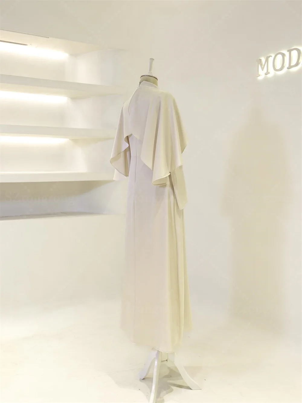 Maßgeschneidertes Glitzer-Abendkleid aus Jersey mit Stehkragen und langen Ärmeln, Etuikleid, rückenfrei, Pailletten, Spitze, glänzend, Dubai, arabisches Kleid Ajo