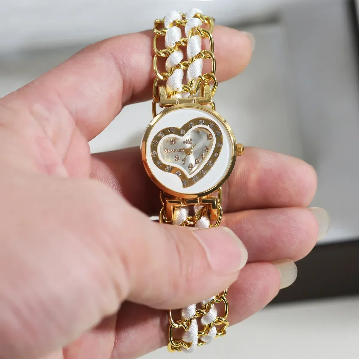 Frauen Liebe Gestrickte Armband Quarz Armbanduhr Modische Einfache Stil Quarz Armbanduhr Reloj Mujer