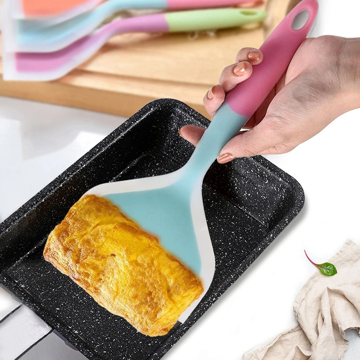 Silicone Spatula Cooking Utensils Beef Meat Egg Kitchen Scraper Wide Pizza Cooking Tools Shovel Non-stick Spatula Color Randomly