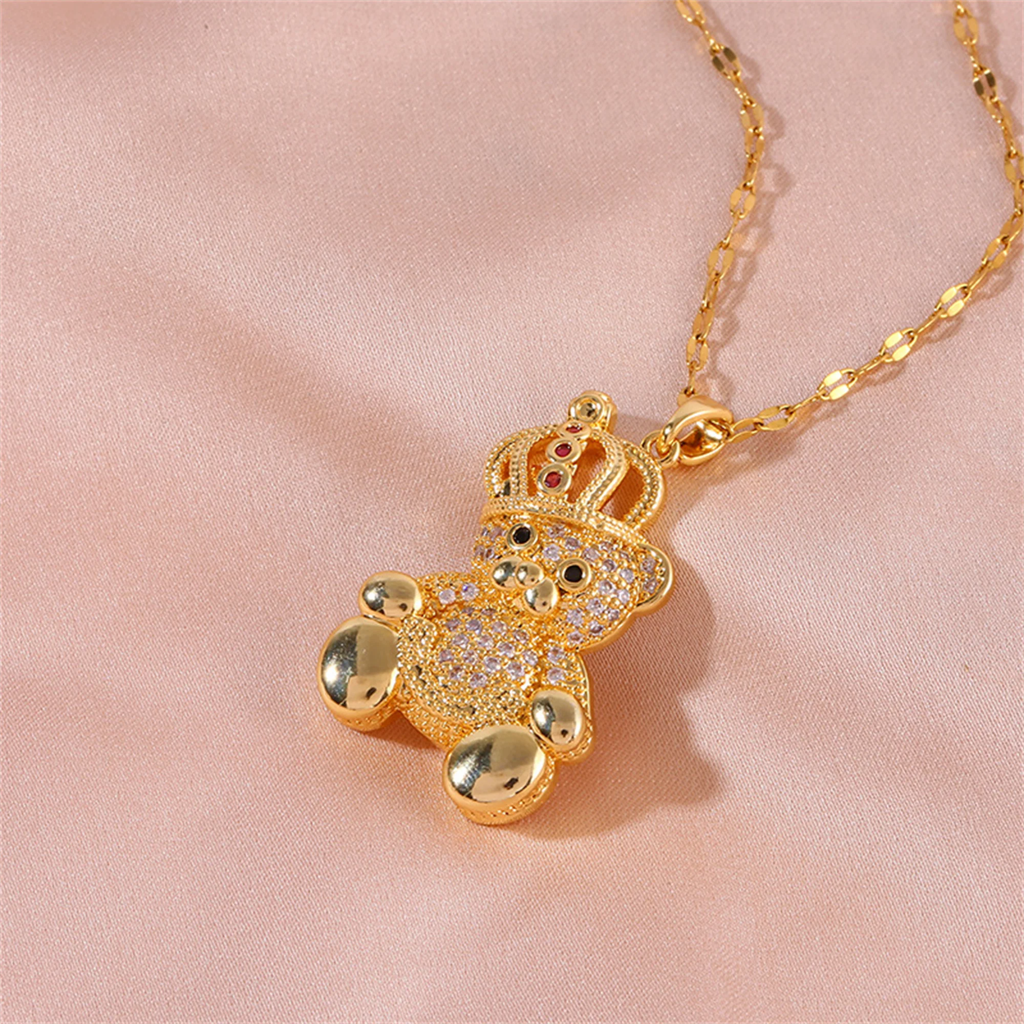 Cute Cartoon Style Gold-Plated Coppor With Zircon Crown Little Bear Pendant Necklace For Girls Niche Design Girlfriend Gifts