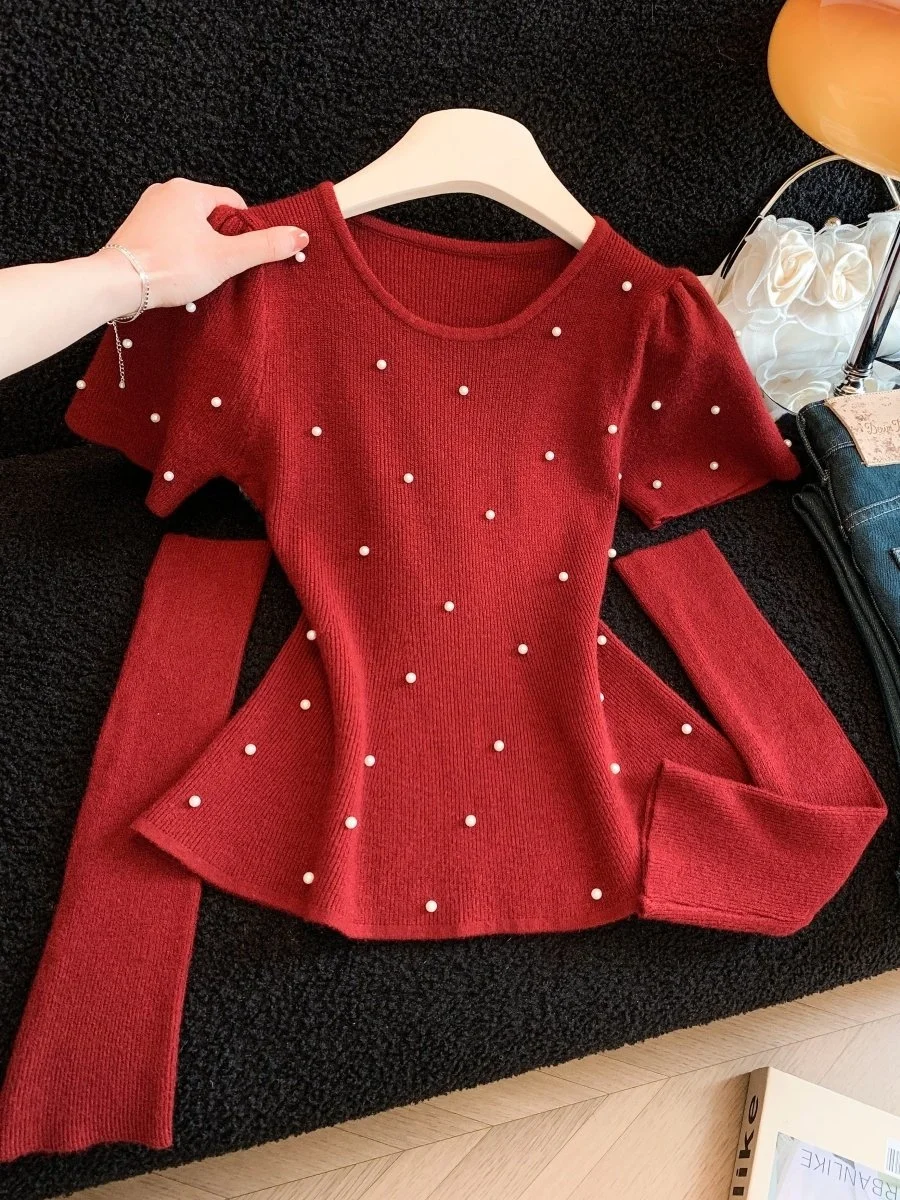 

Красный вязаный свитер женский, модный, с жемчужным декором, утягивающий талию, комплект из двух предметов, трикотаж, для повседневной носки, в корейском стиле, облегающий