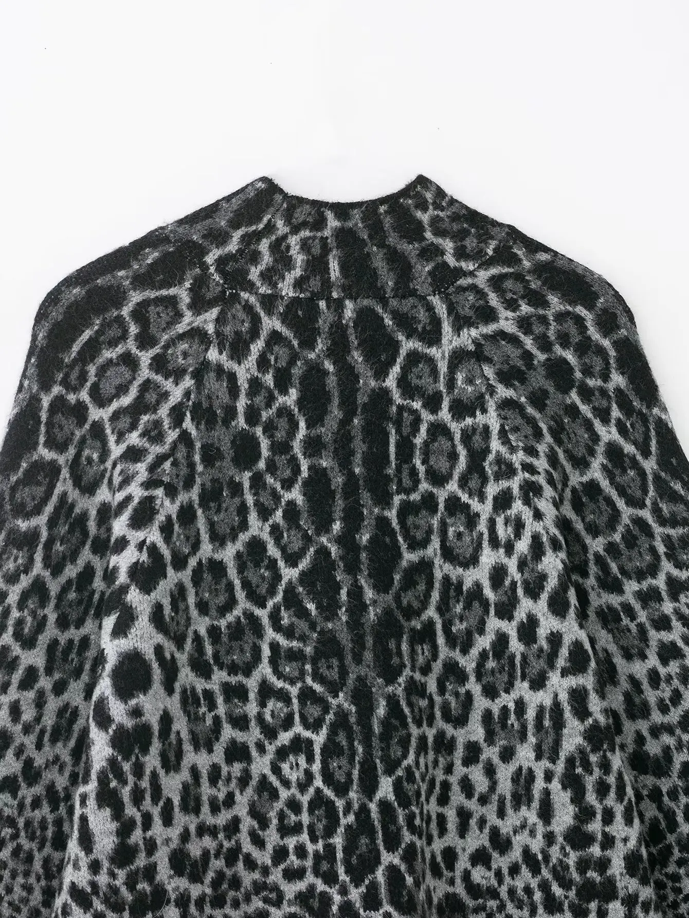 KONDALA Vintage Black Leopard  - огляд і ціна Street Fashion Fall 2025