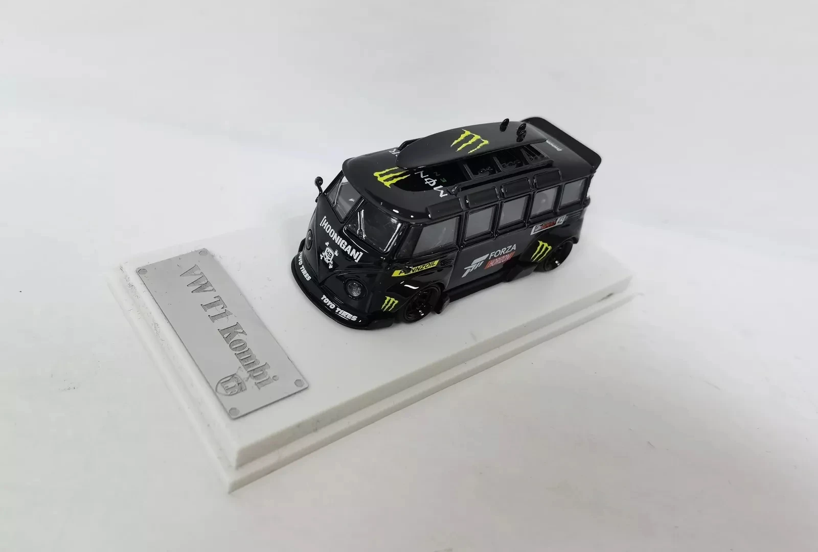 Carro modelo fundido preto Langfeng 1/64 VW T1 Kombi para coleção