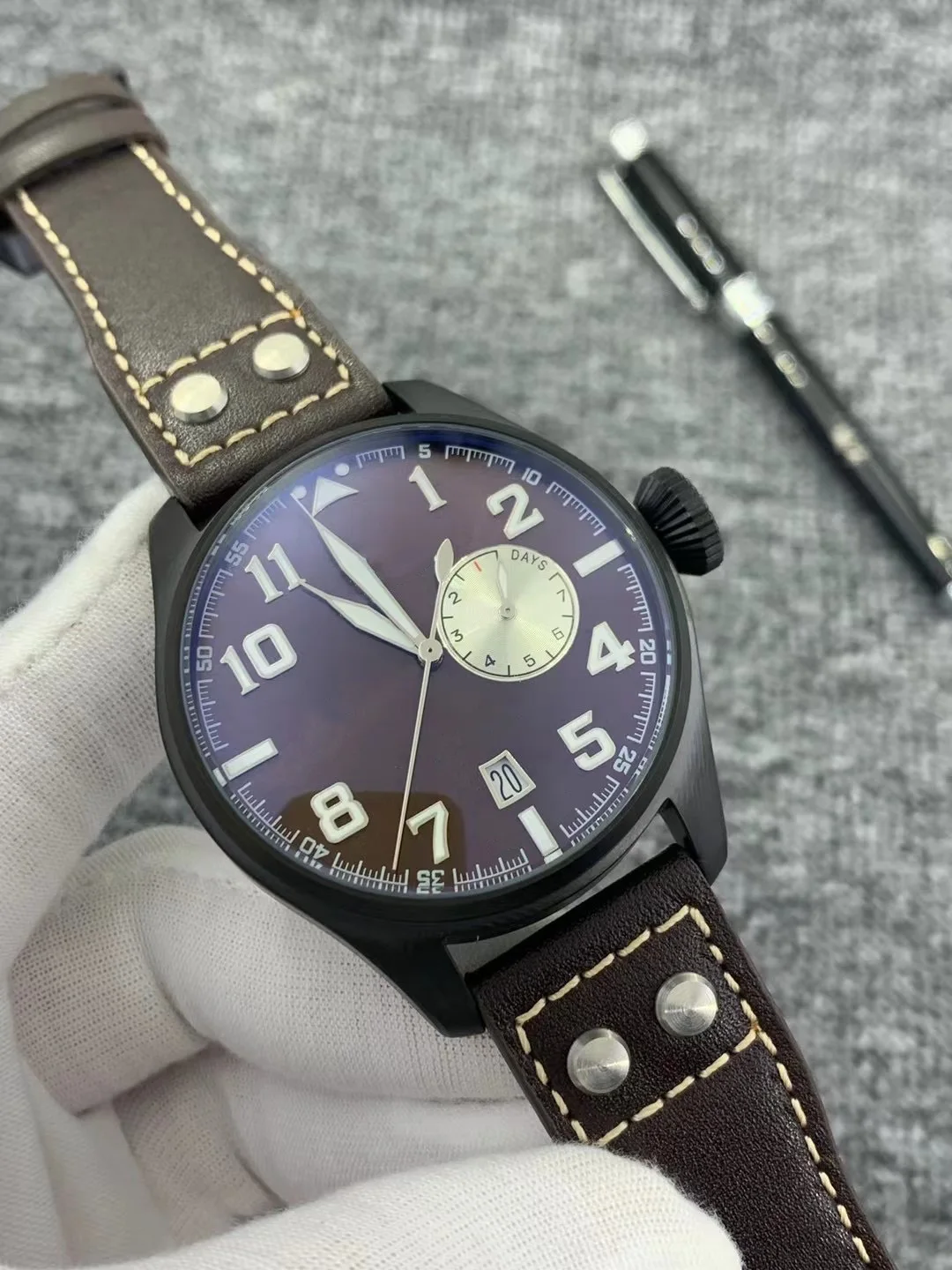 High-quality Mechanical Wristwatch Made of Trendy, Fashionable and Luxurious Stainless Steel