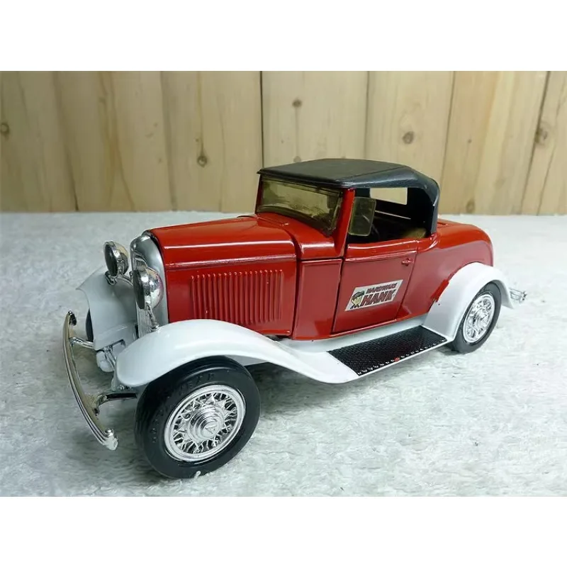 

Литая в масштабе 1:25 Модель классического автомобиля Ford Roadster Hank, винтажная модель автомобиля, коллекционная игрушка, подарок, сувенир, демонстрационное украшение
