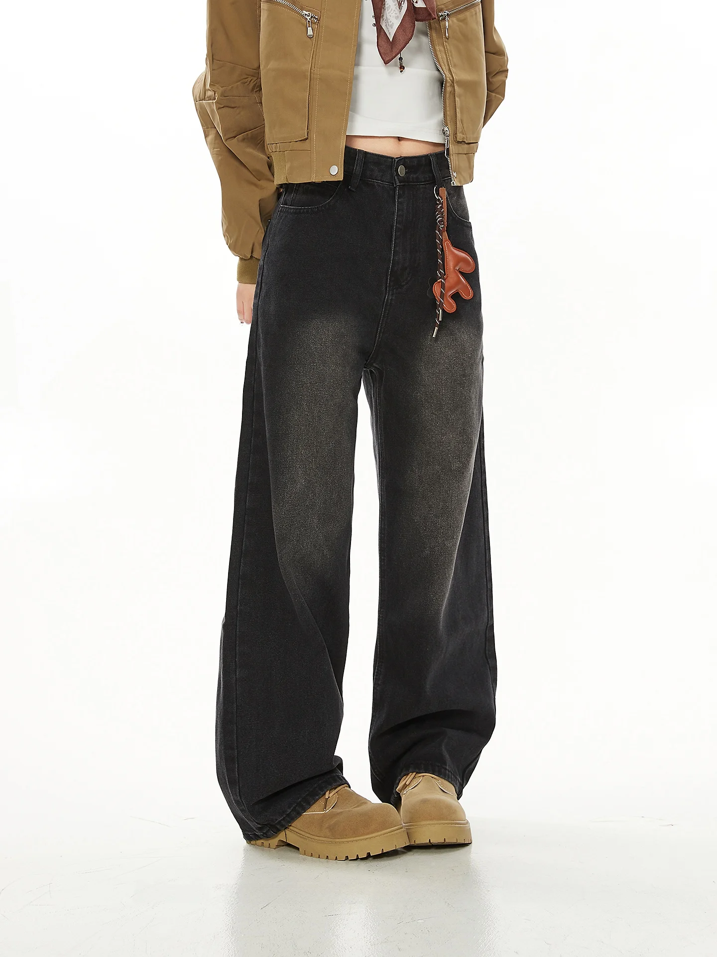 

Washed Vintage American Streetwear Small Pendant Jeans Loose Straight Leg Long Trousers for Men And Women Casual Style