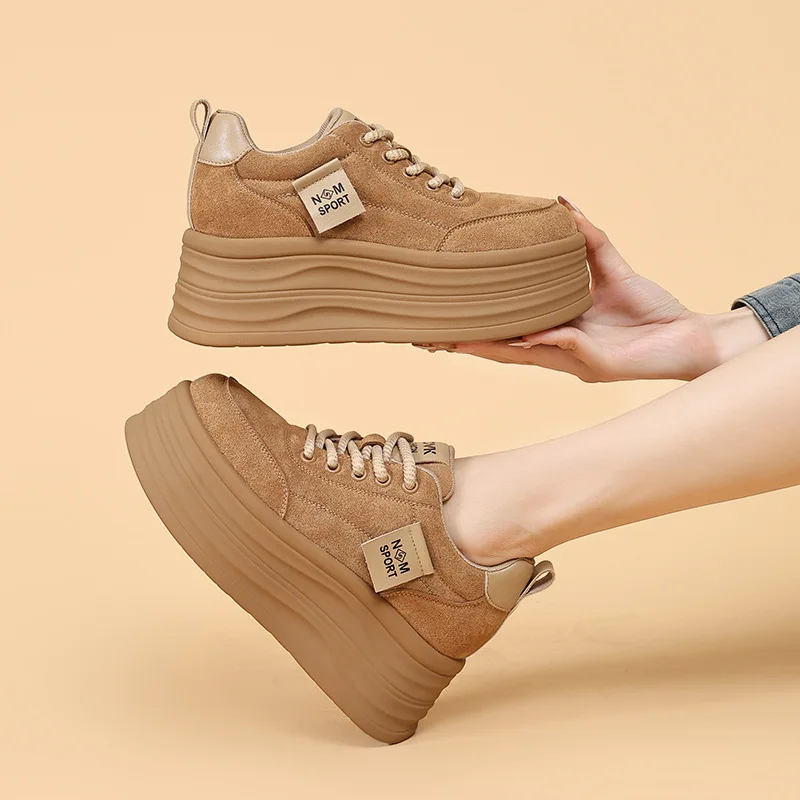 2026 New 9CM Platform Wedge Sneakers Microfiber Leather Comfy Breathable Skate Board Vulcanized Chunky Hidden Heel Block Shoes