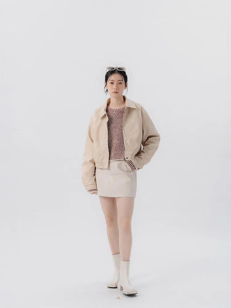 جاكيت جلد صناعي نسائي من QUEENOP لموسم الخريف والشتاء، بتصميم مطفأ اللمعة، دافئ ومناسب للتنقل، بقصة أنيقة وياقة واقفة.