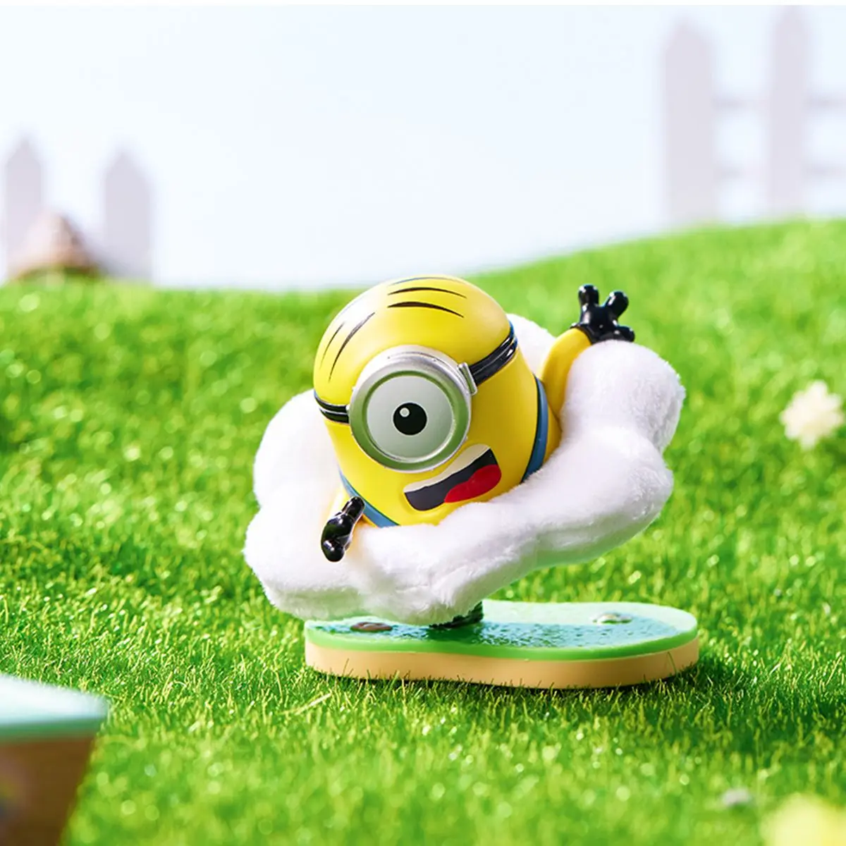 Genuine MINISO Minions Series Flower Garden Blind Box Surprise Box Cartoon Ornament Decoration Collection Hobby Gift