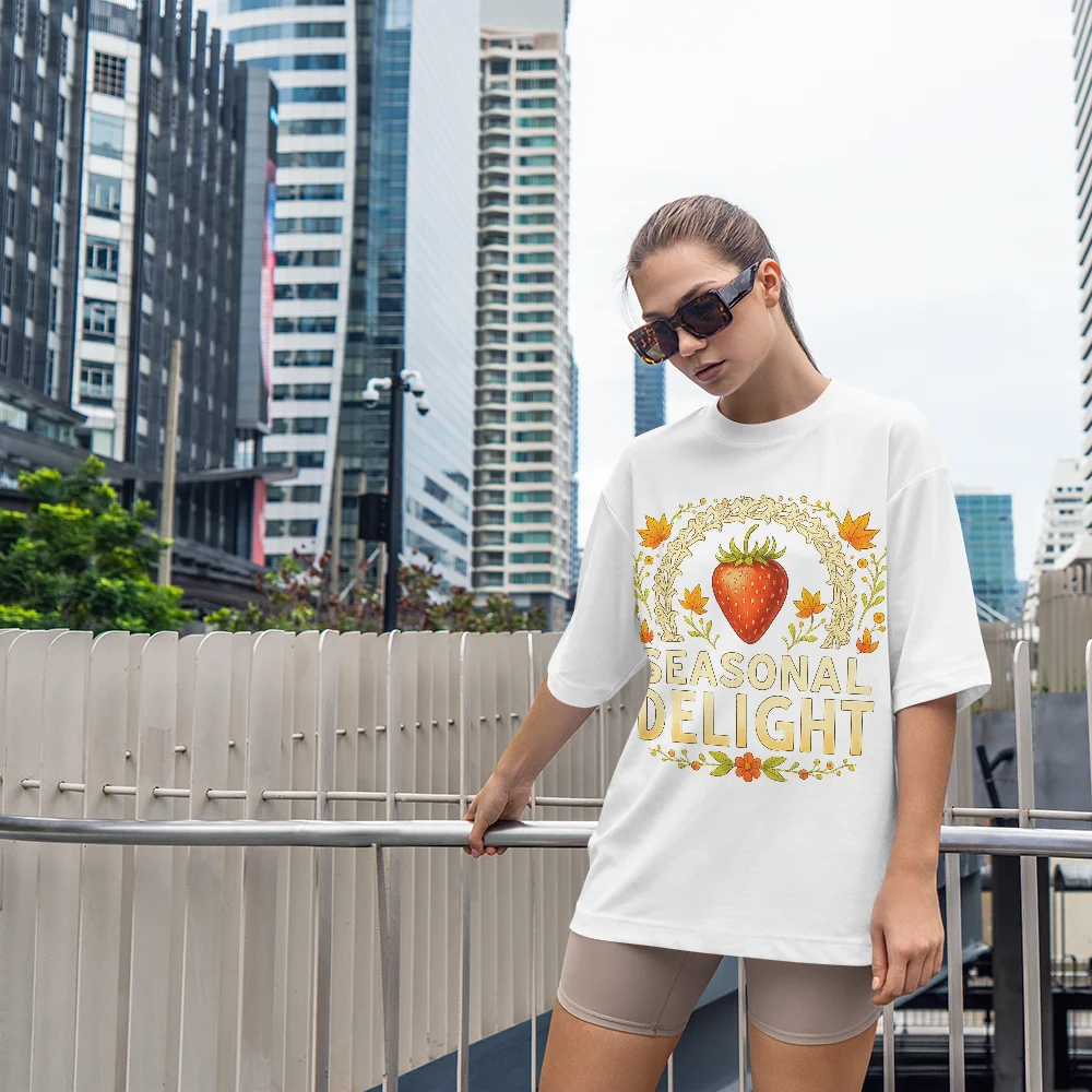 

Comfortable Women's Printed T-shirt Seasonal Joyful Strawberry Flower T-shirt Women's Fashion Casual Style Women's Top