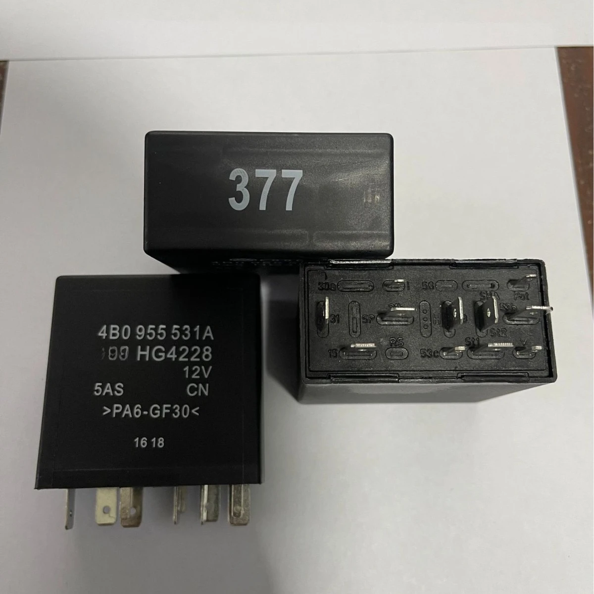 For Vw Passat Lingyu Bora Audi Wiper Relay 4B0955531A 377