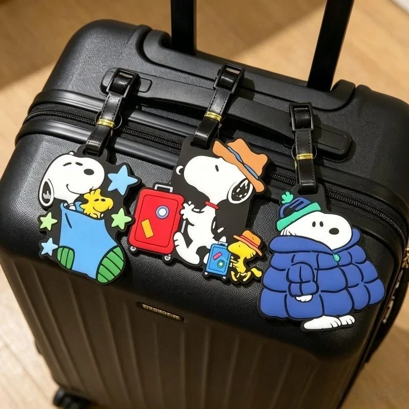Niedlicher Snoopy Cartoon Silikon-Gepäckanhänger, Anti-Verlust-Koffer-Identifikator, Bordetikett, Weiches Wasserdichtes Reisegepäck-Namensschild – Detail 1