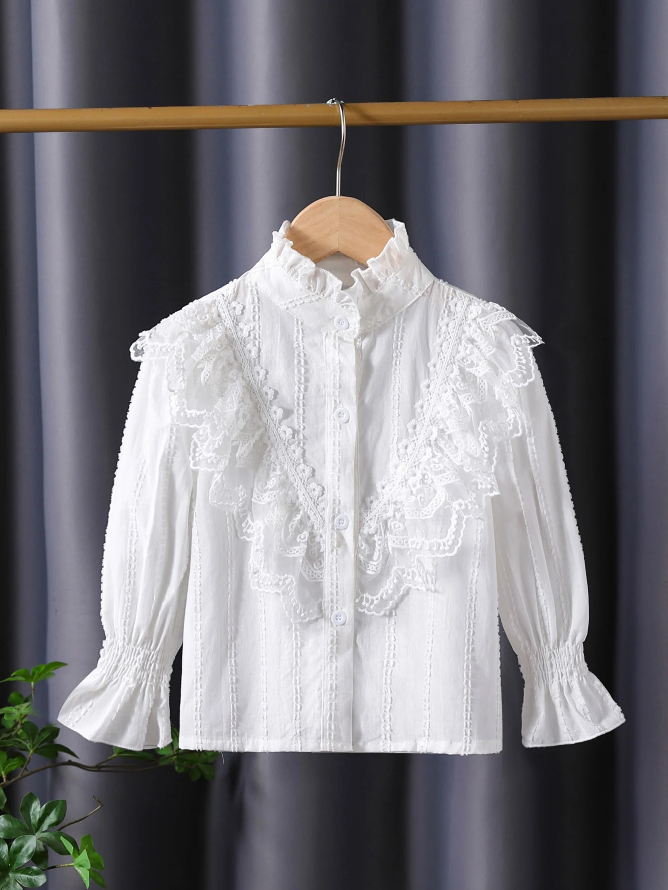 

Girls' Spring and Autumn Shirts, Exquisite Double-Layer Lace Small Stand-Up Collar Long-Sleeved Cardigan Tops, Little Girls' Spring and Autumn Korean-Style Clothing