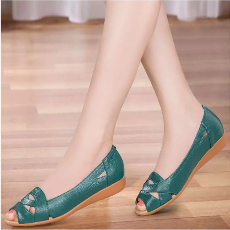 

Summer Ladies Fashion Sandals Middle-Aged Soft Leather Fish Head Sandals Large Size Slope Comfortable Woman Shoes 35- 43