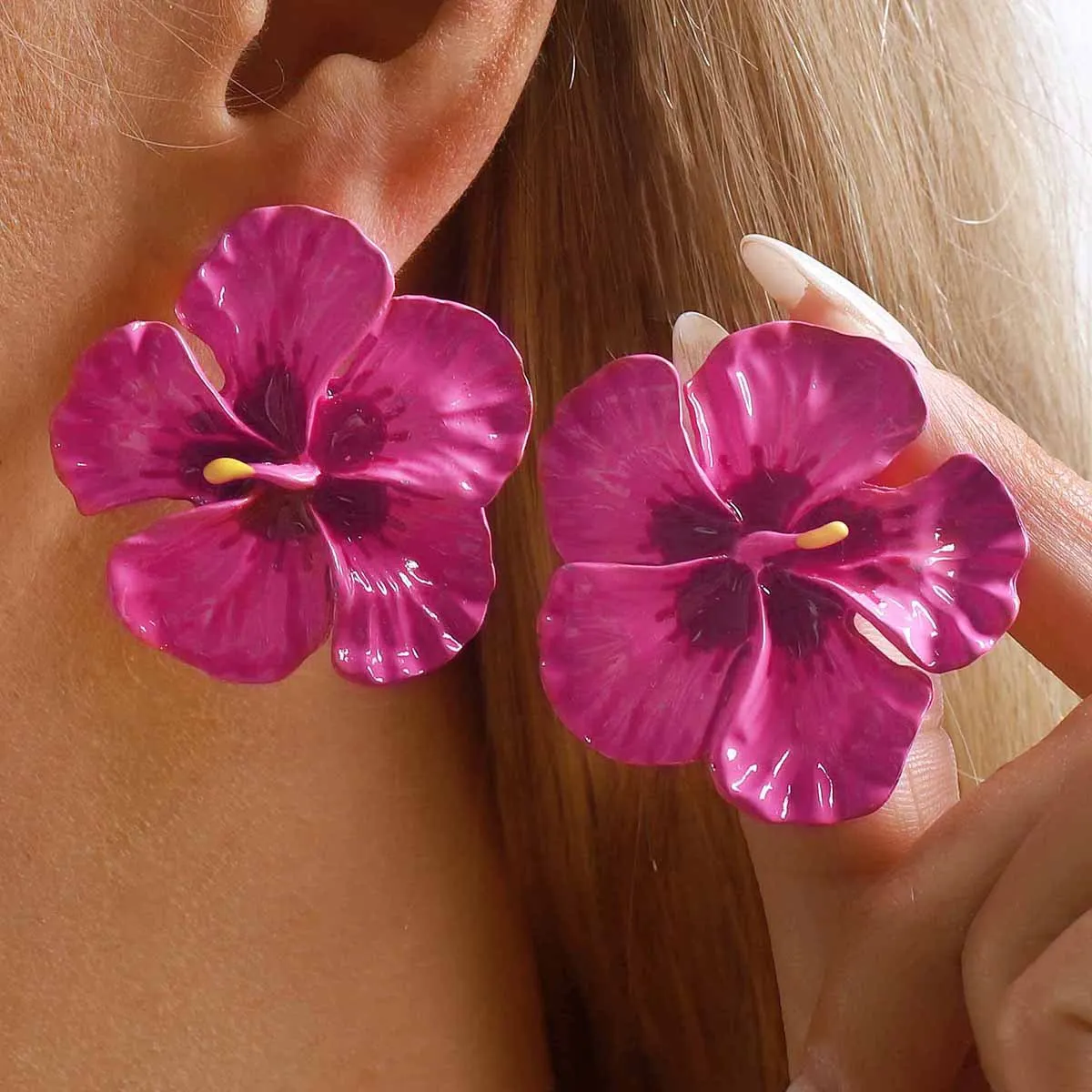 

Exaggerated alloy large flower earrings, sweet personality, colored enamel oil-dripping stud earrings for women