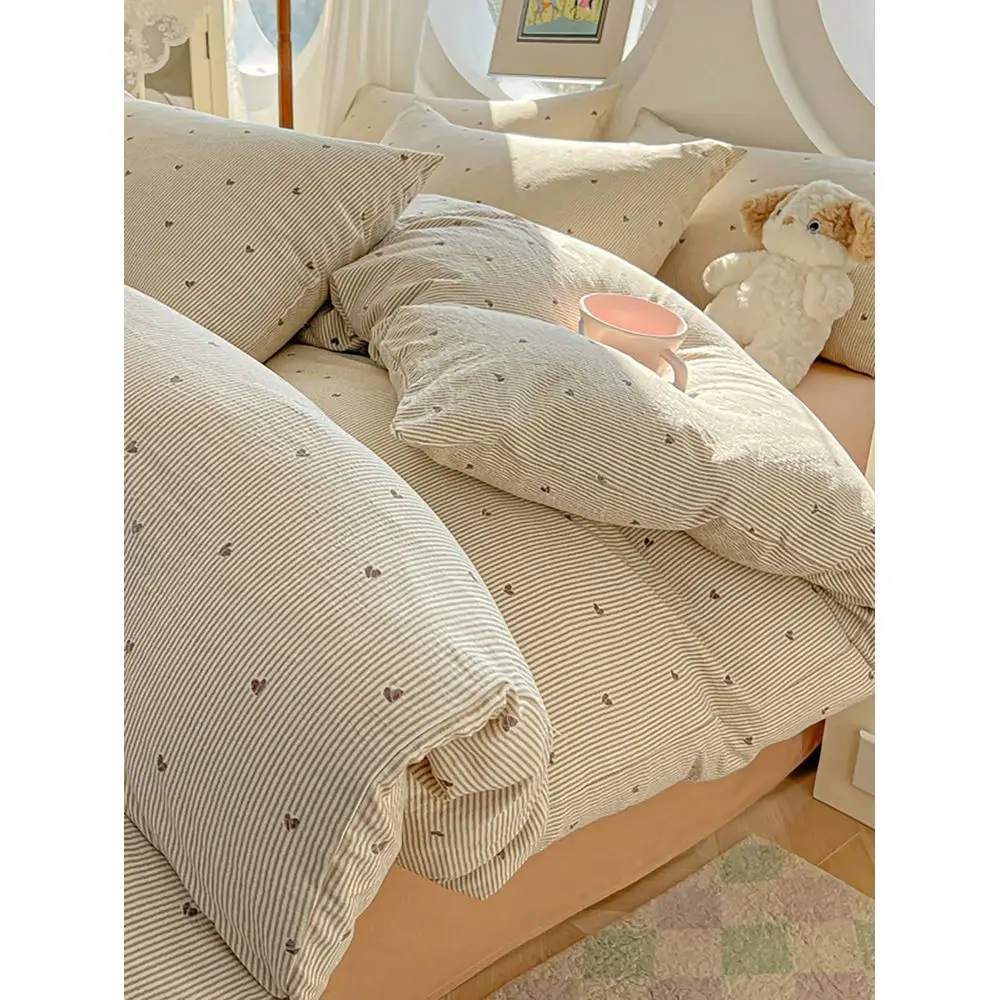 

100 Polyester Vintage Striped Heart Print Duvet Cover Set, 2 Pillow Shams 1 Duvet Cover No Bed Sheet
