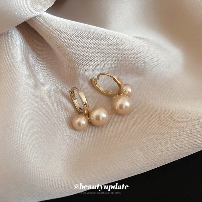 Mousse Cherry Sweet French Retro Round Pearl Exquisite Elegant Socialite Style Simple Gift Earrings Light Luxury Niche Accessory